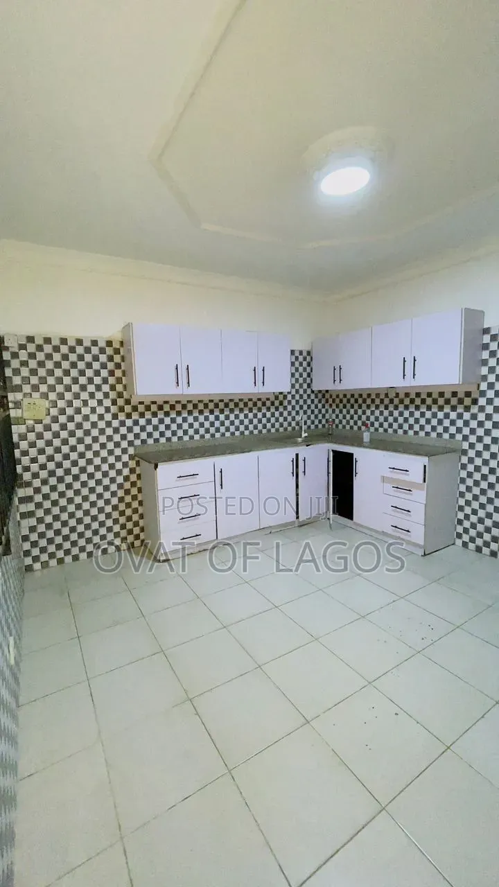 3bdrm Block of Flats in Lekki Phase 1 for rent in Lekki Phase 1
