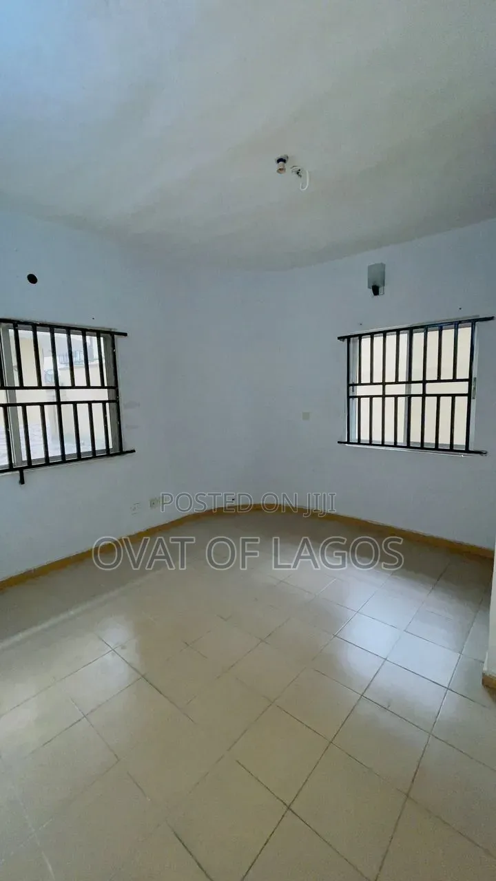 3bdrm Block of Flats in Lekki Phase 1 for rent in Lekki Phase 1