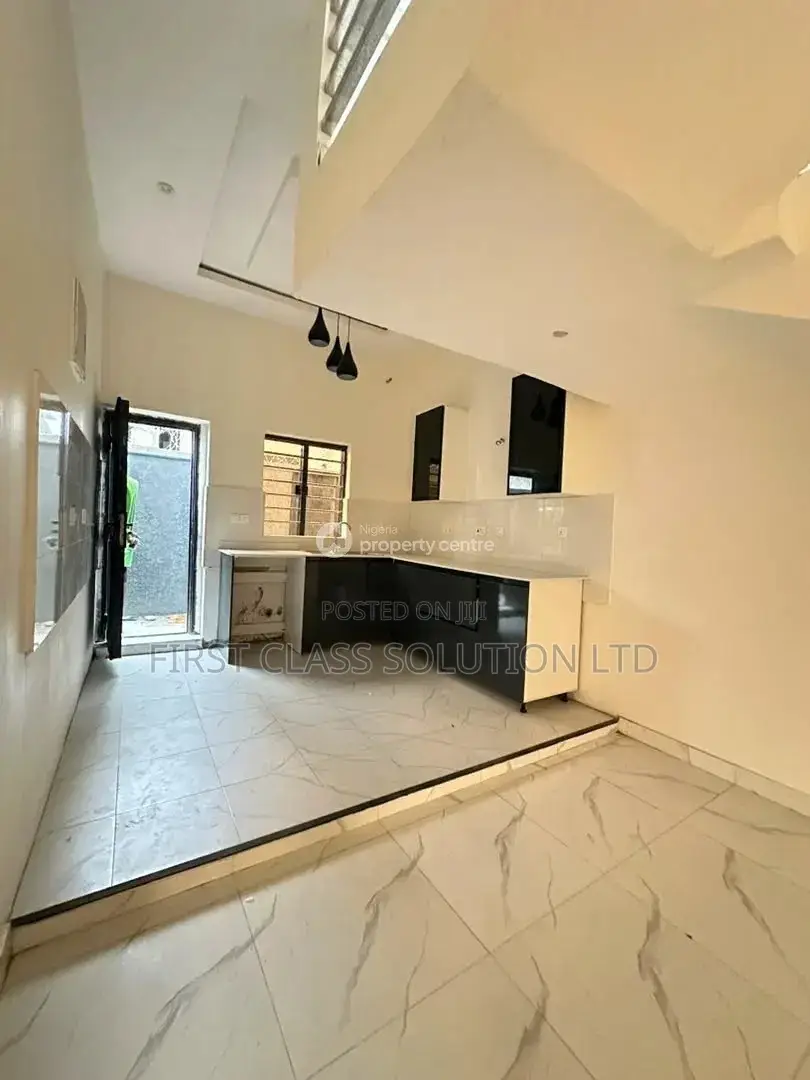 4bdrm Duplex in Lekki Phase 1 for sale in Lekki Phase 1