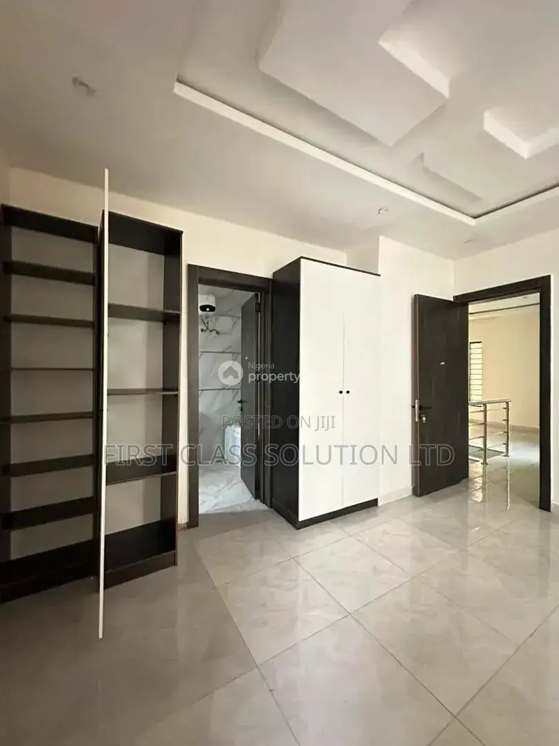 4bdrm Duplex in Lekki Phase 1 for sale in Lekki Phase 1