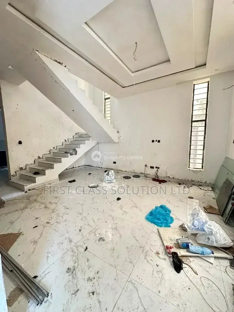 5bdrm Duplex in Lekki Phase 1 for sale in Lekki Phase 1