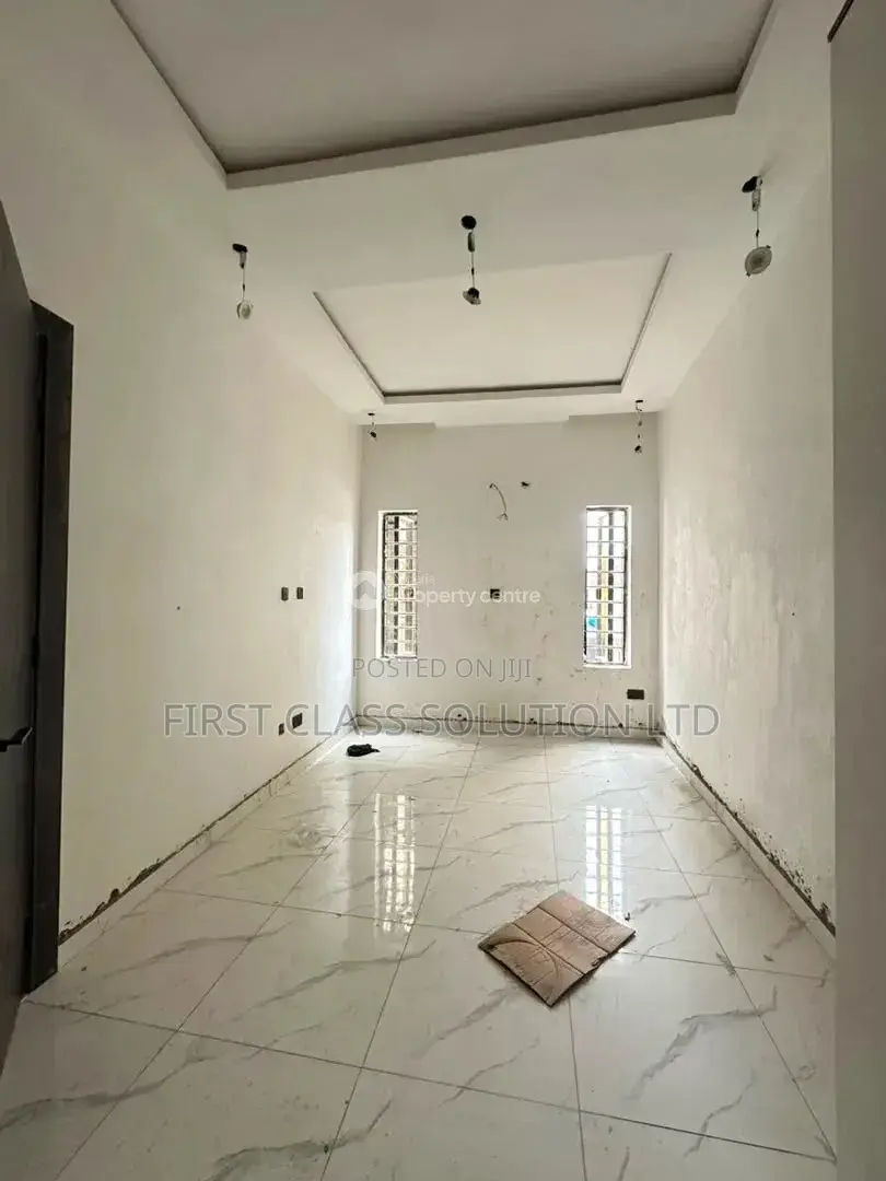 5bdrm Duplex in Lekki Phase 1 for sale in Lekki Phase 1