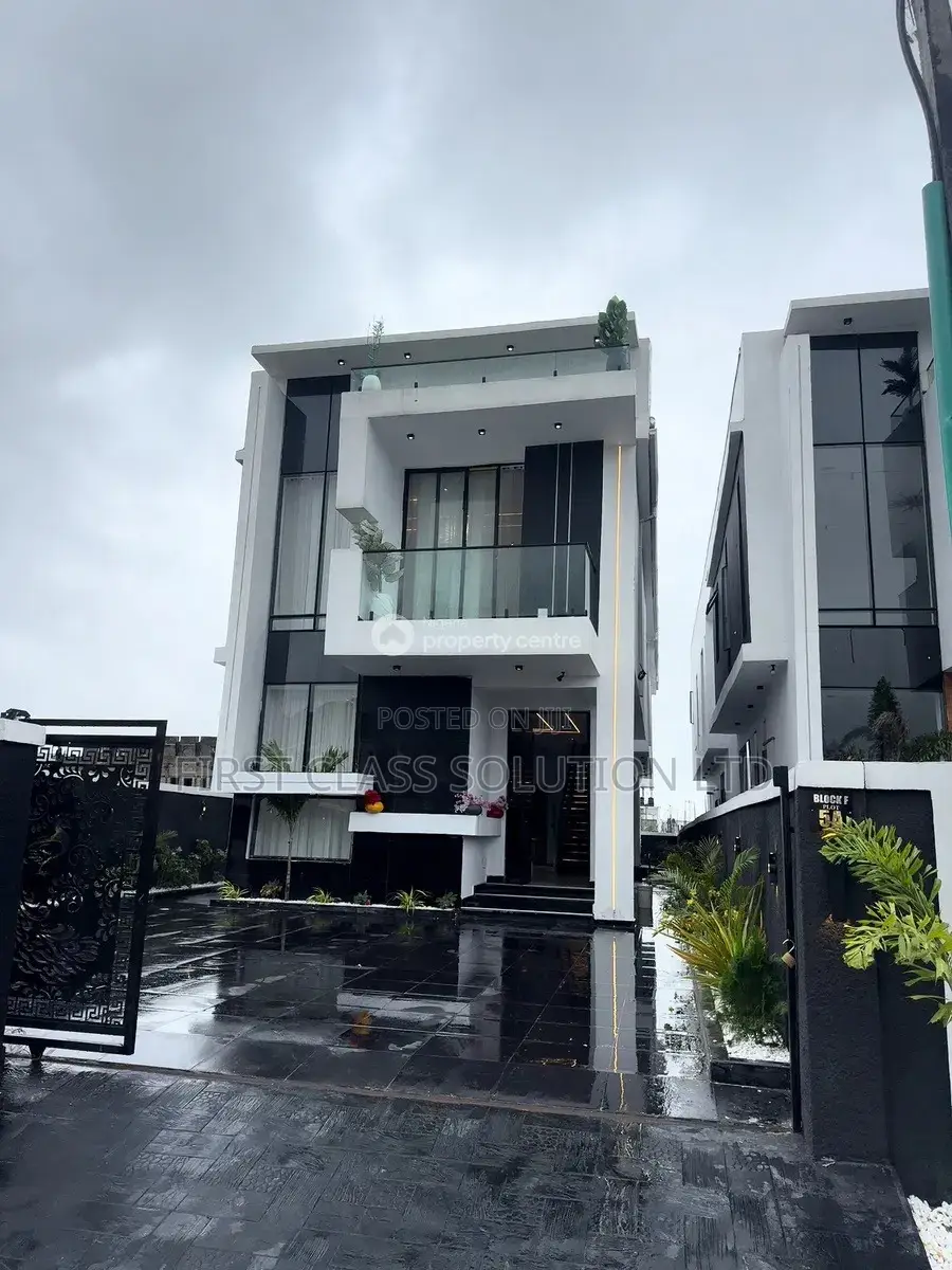 5bdrm Duplex in Ologolo for sale in Ologolo