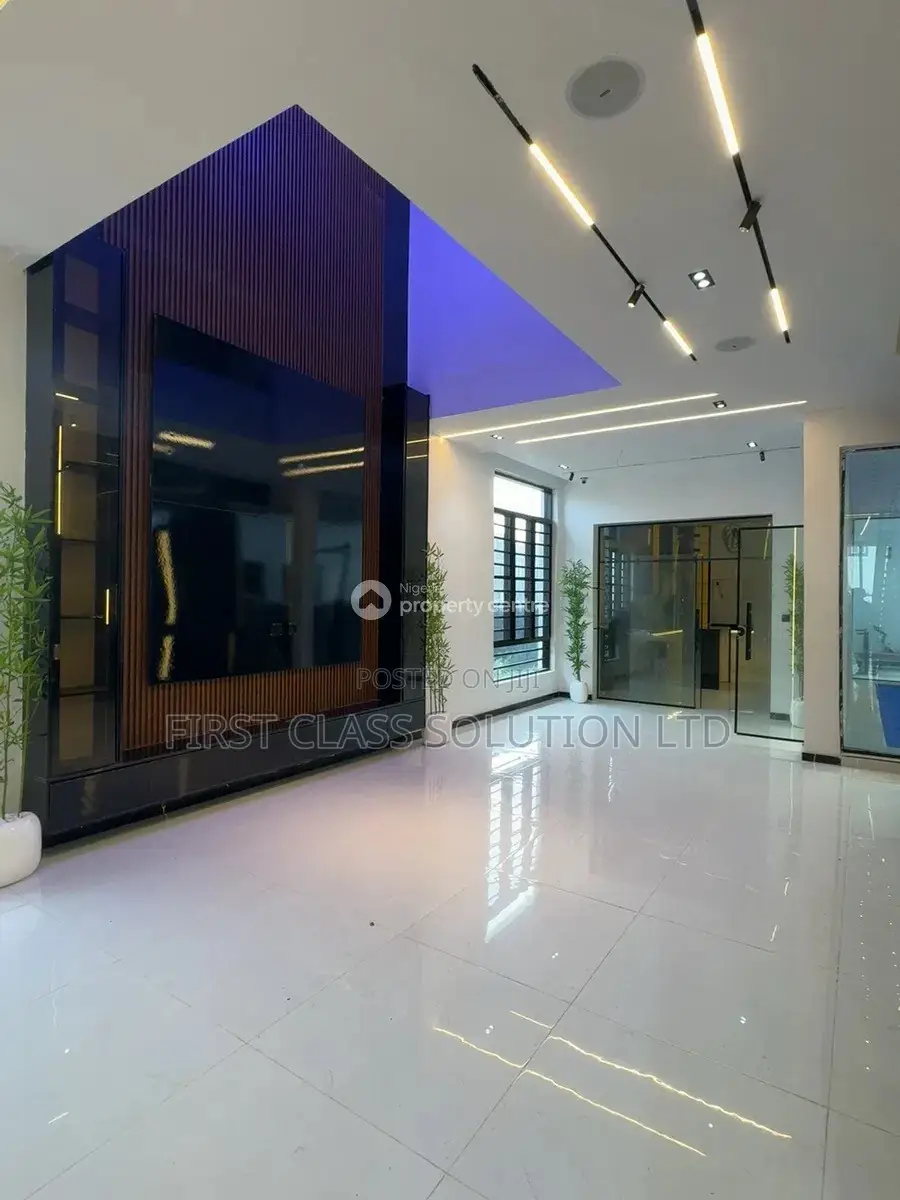 5bdrm Duplex in Ologolo for sale in Ologolo