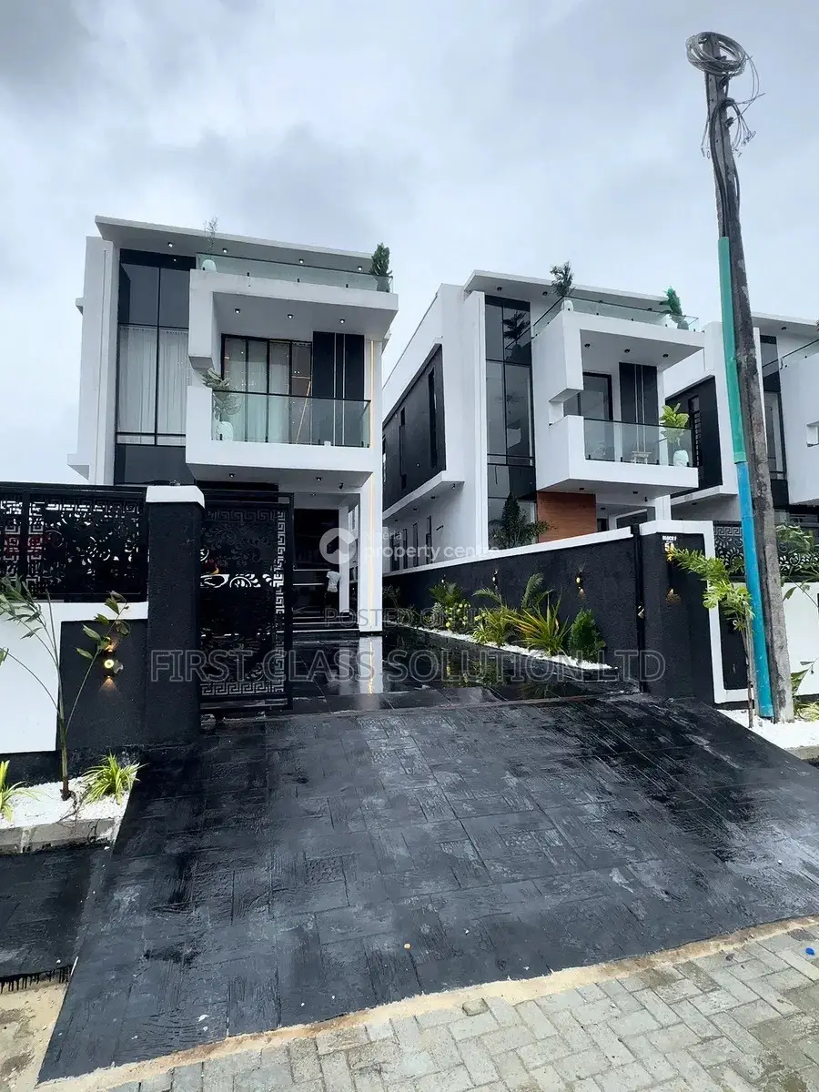 5bdrm Duplex in Ologolo for sale in Ologolo