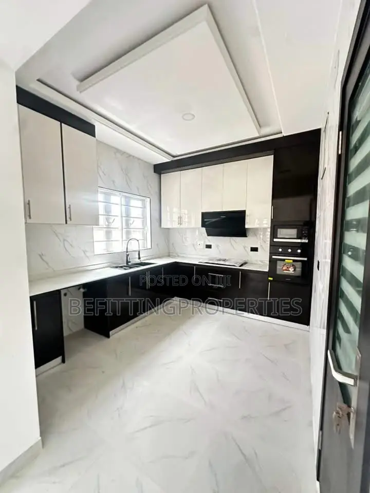 4bdrm Duplex in Ikeja for sale in Ikeja