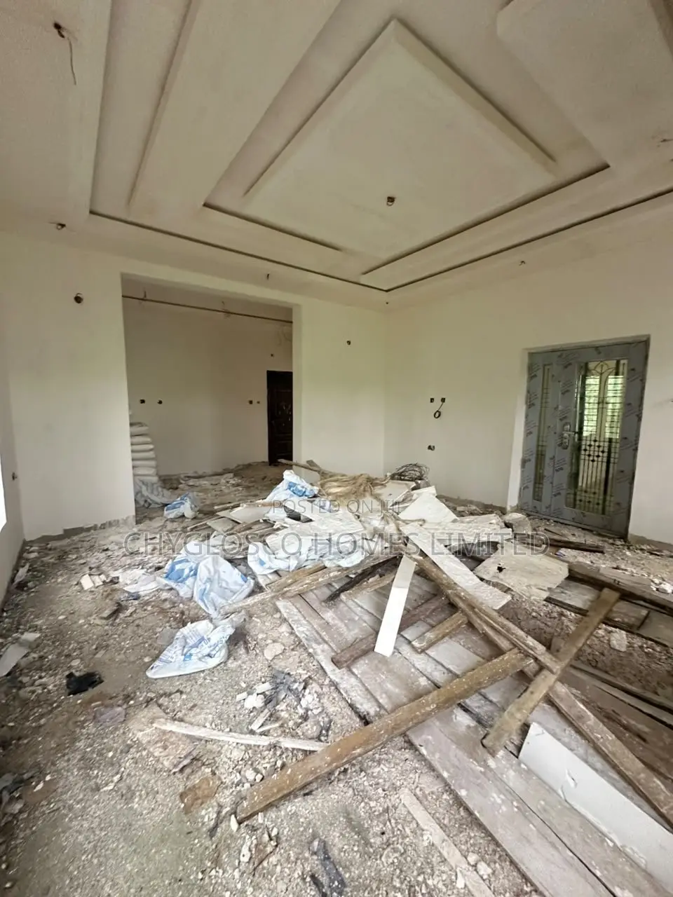 5bdrm Duplex in Nnpc Estate, New Layout for sale in New Layout