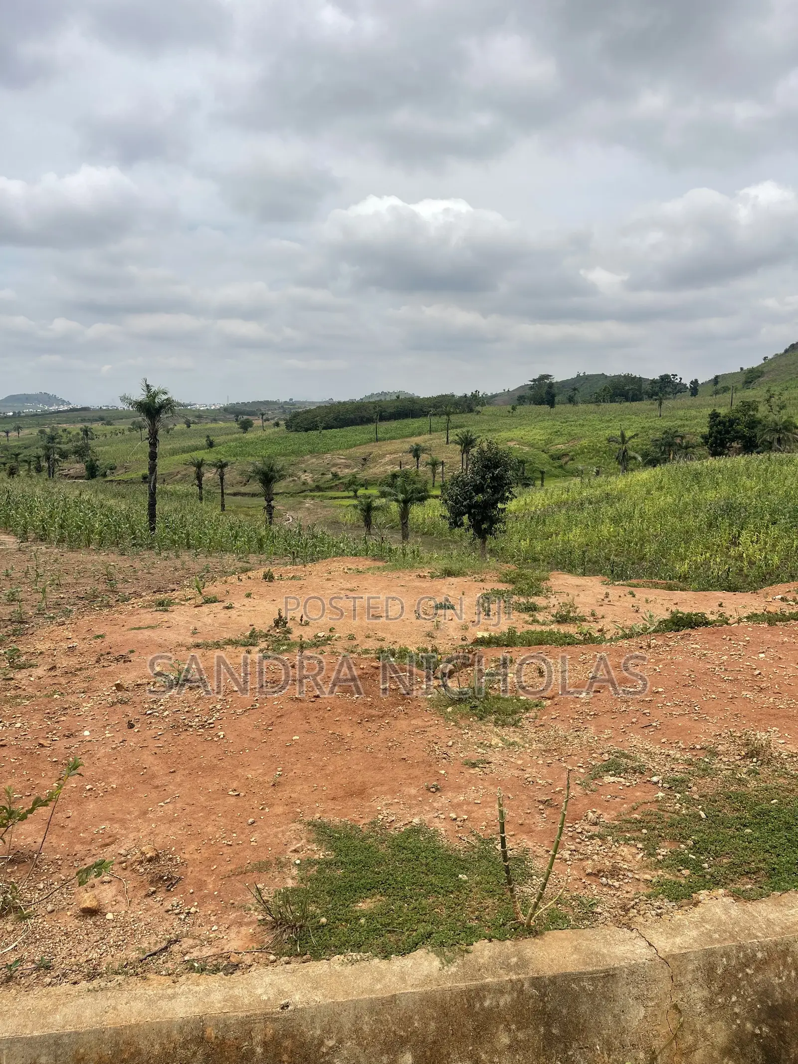 10000 SQM Estate Plot for 6 Units of 3 Bedroom Block of Flats in Wasa