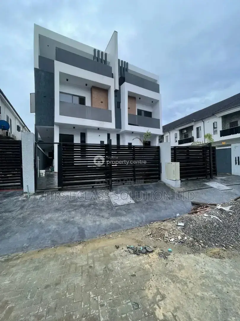 4bdrm Duplex in Ikota for sale in Ikota