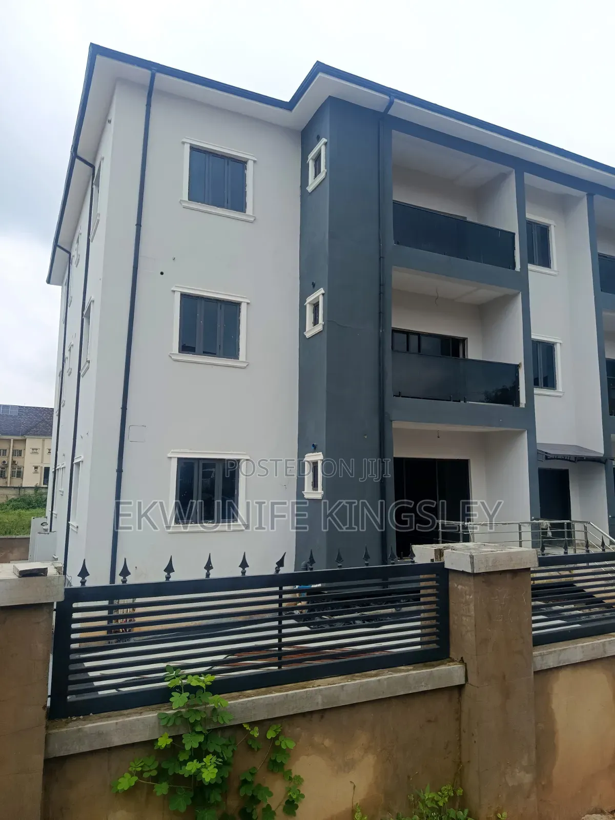 3bdrm Block of Flats in Light City, Durumi for sale in Durumi