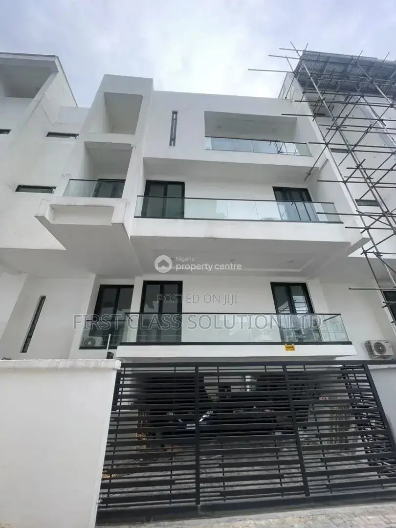 4bdrm Duplex in Banana Island for sale in Banana Island