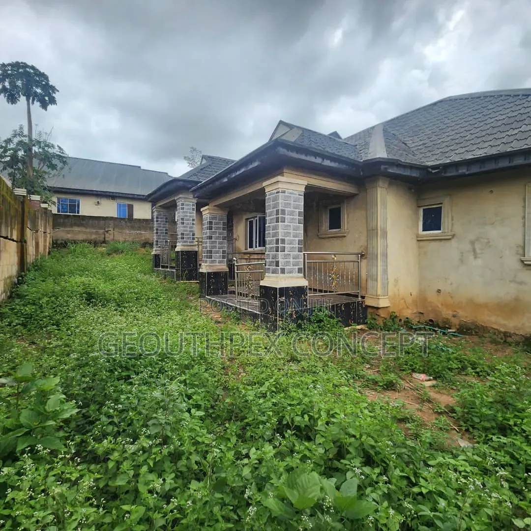 3bdrm Block of Flats in Ologuneru for sale in Ologuneru