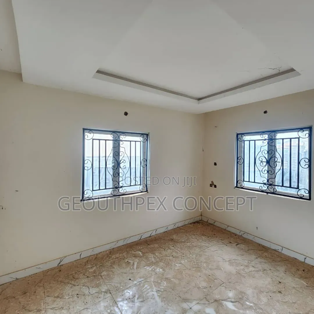 3bdrm Block of Flats in Ologuneru for sale in Ologuneru