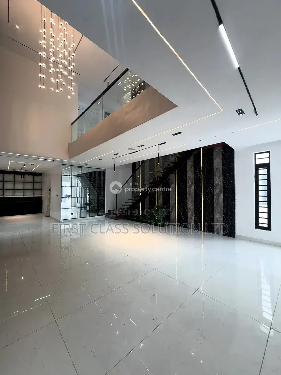 5bdrm Duplex in Ikate for sale in Ikate