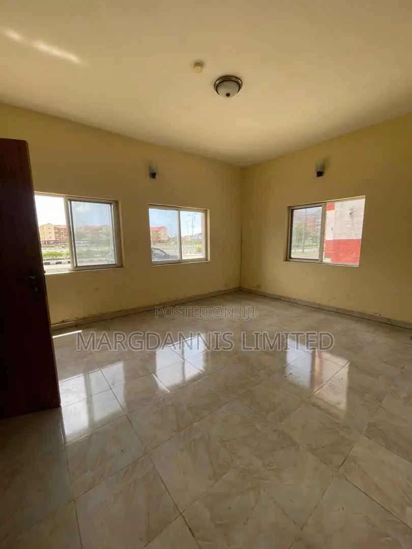 3bdrm Block of Flats in Sangotedo, Lagos Island / Lagos Island for sale in Lagos Island / Lagos Island