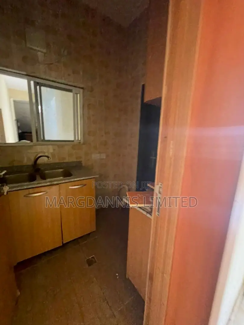 3bdrm Block of Flats in Sangotedo, Lagos Island / Lagos Island for sale in Lagos Island / Lagos Island