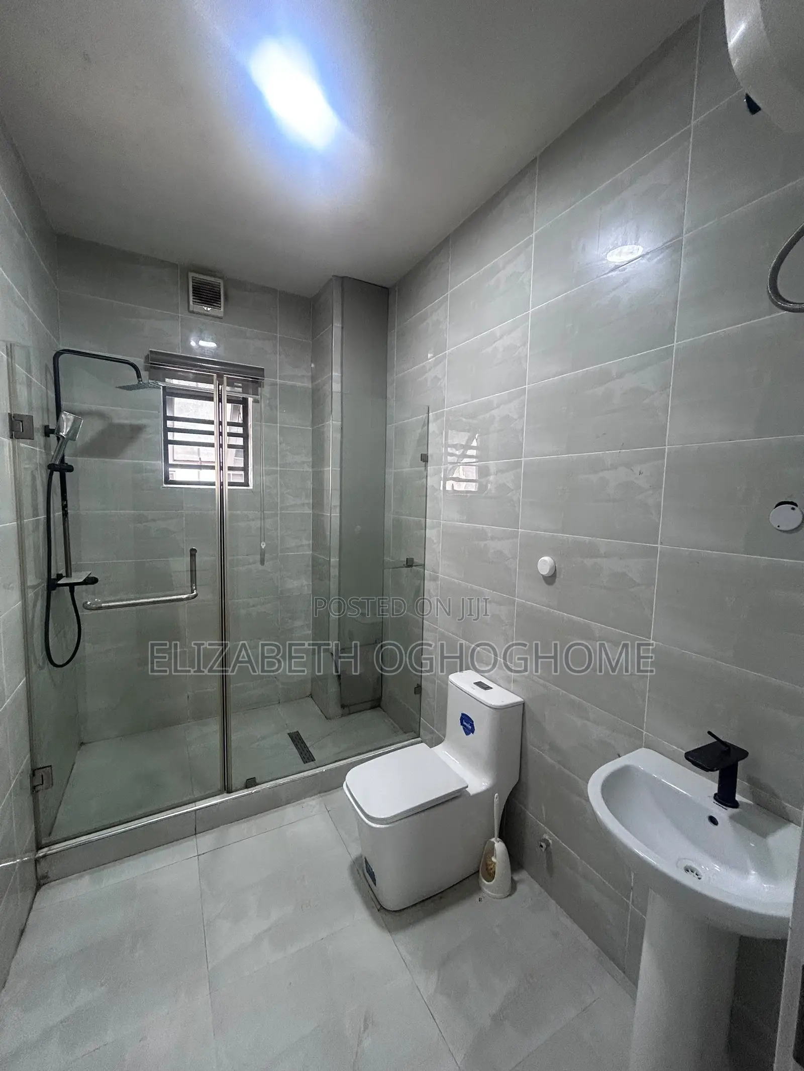 Furnished 4bdrm Duplex in Adeola Odeku for rent in Adeola Odeku