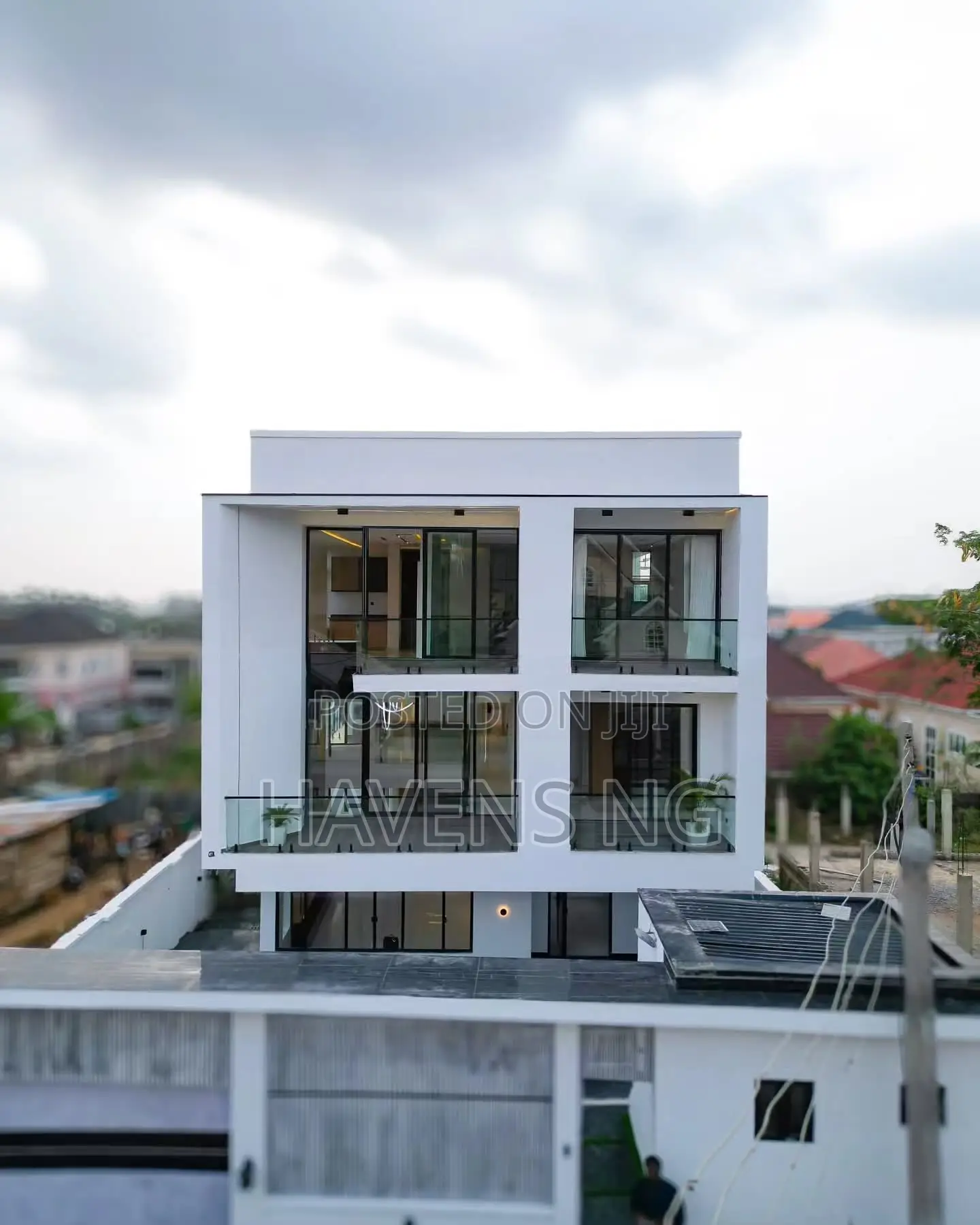 5bdrm Duplex in Apo Resettlement for sale in Apo Resettlement