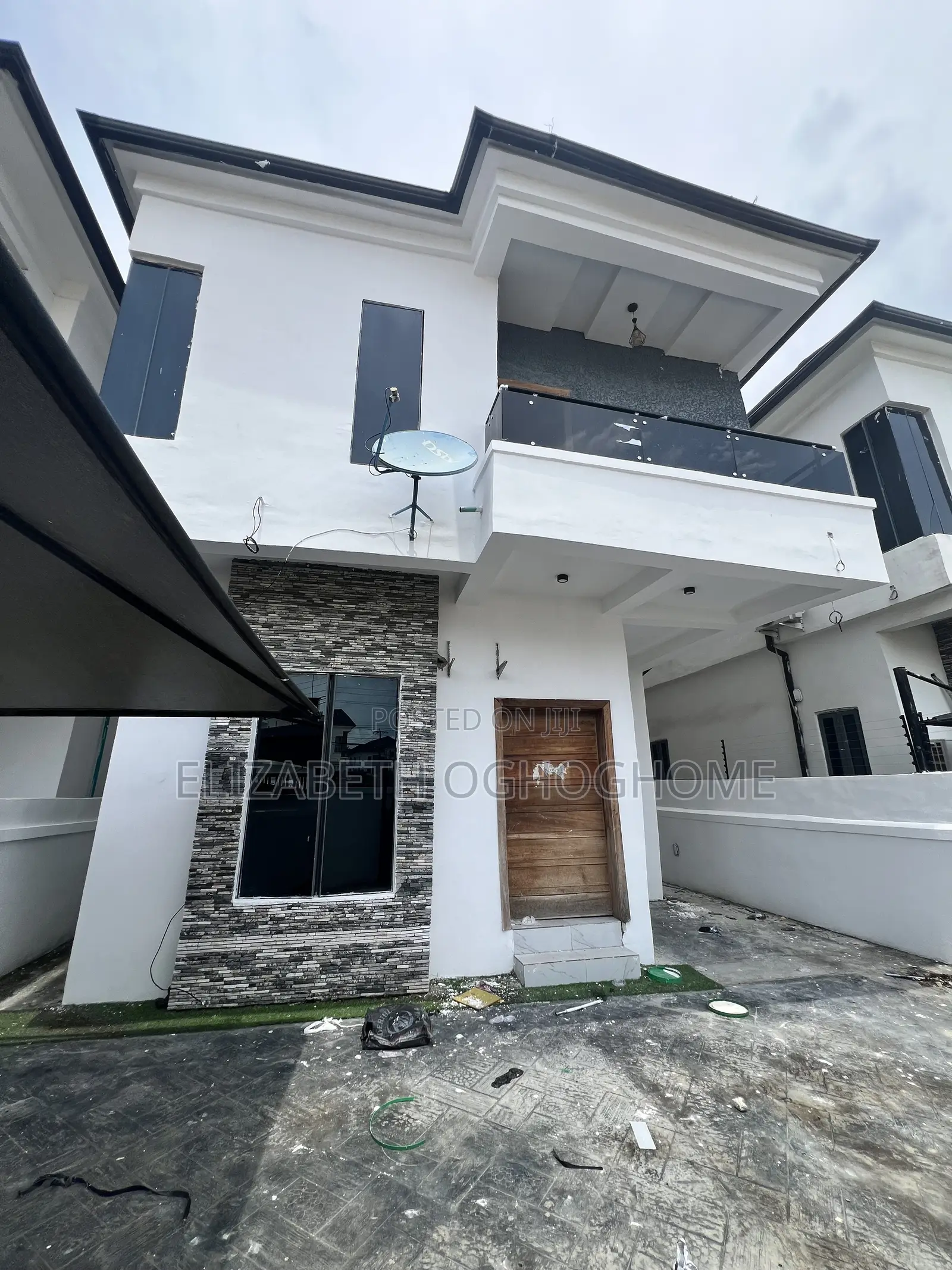 4bdrm Duplex in Ikota for rent in Ikota