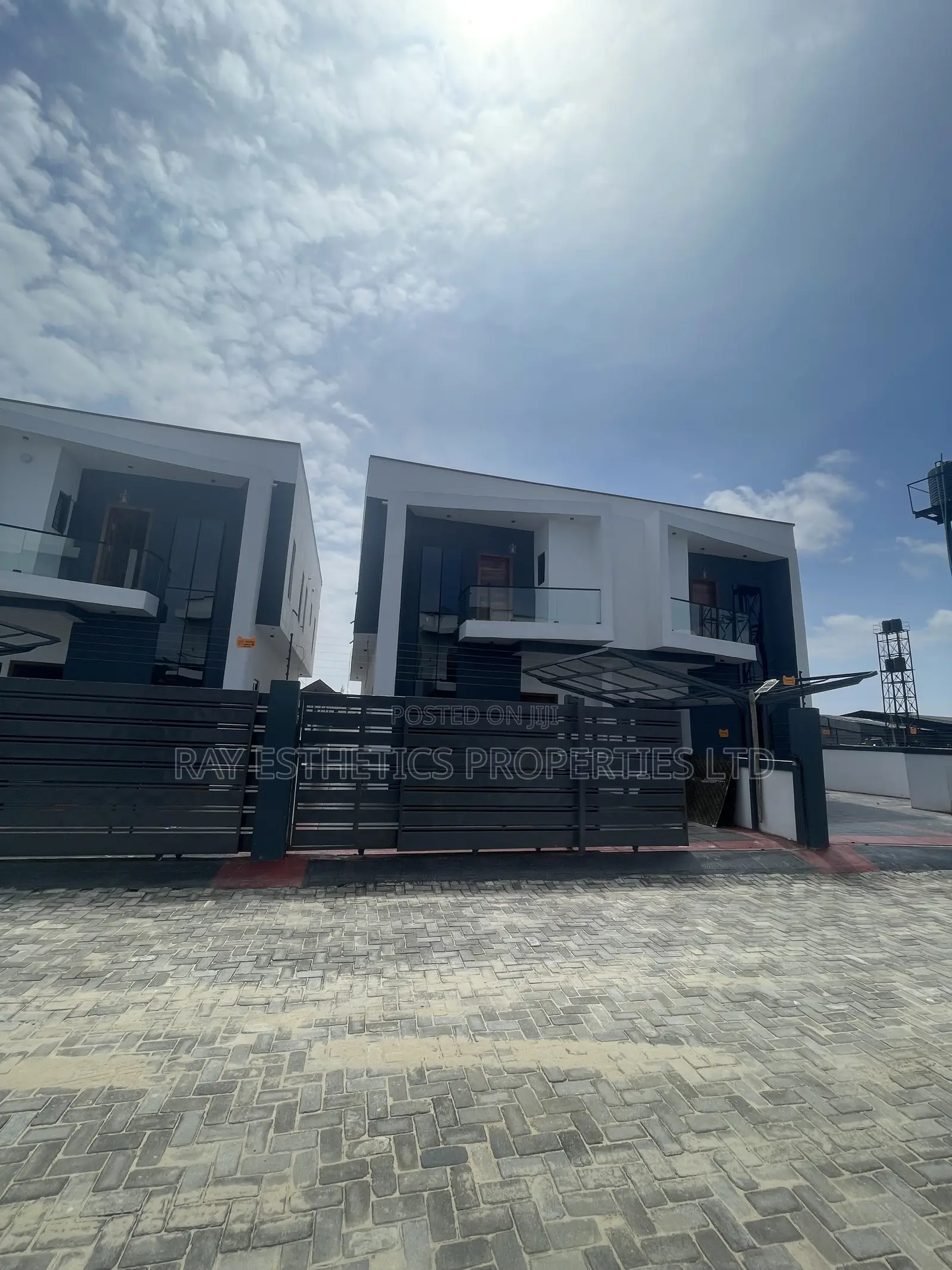 4bdrm Duplex in Off Lekki-Epe Expressway for sale in Off Lekki-Epe Expressway