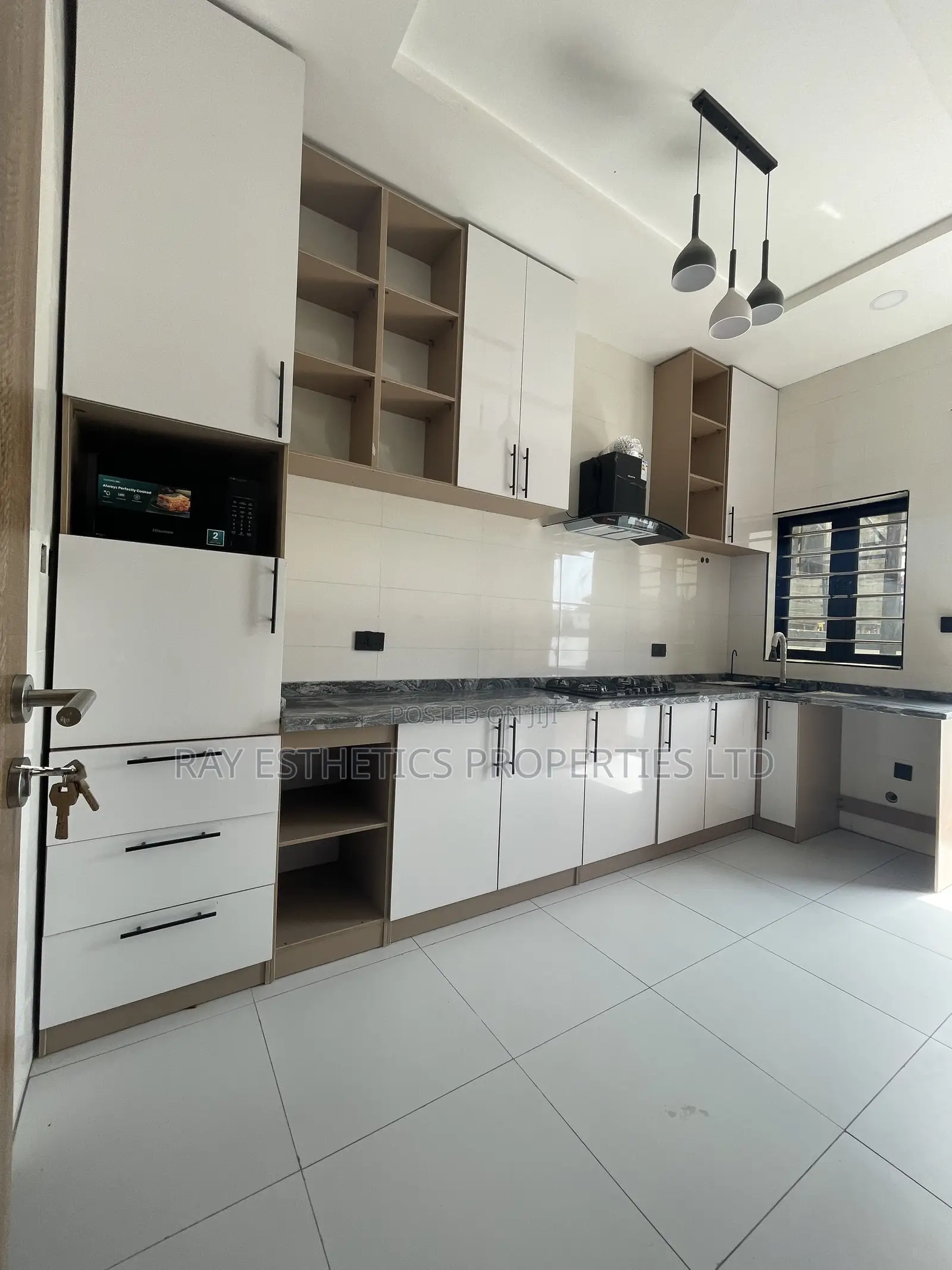 4bdrm Duplex in Off Lekki-Epe Expressway for sale in Off Lekki-Epe Expressway