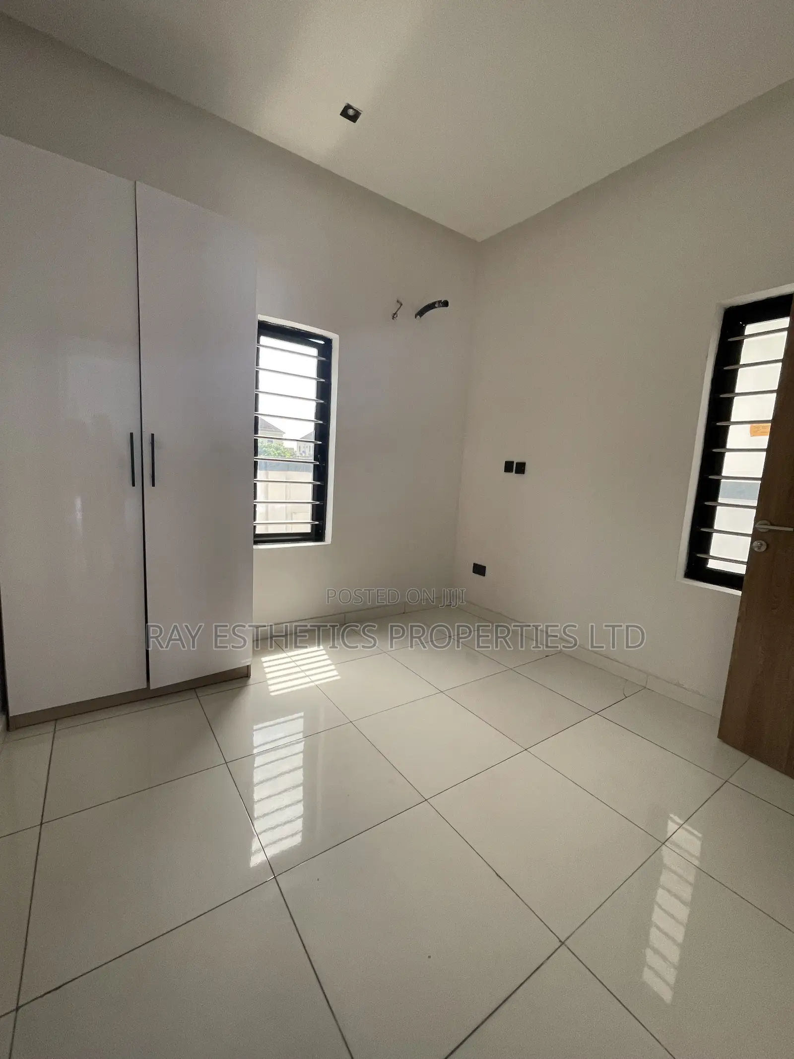 4bdrm Duplex in Off Lekki-Epe Expressway for sale in Off Lekki-Epe Expressway