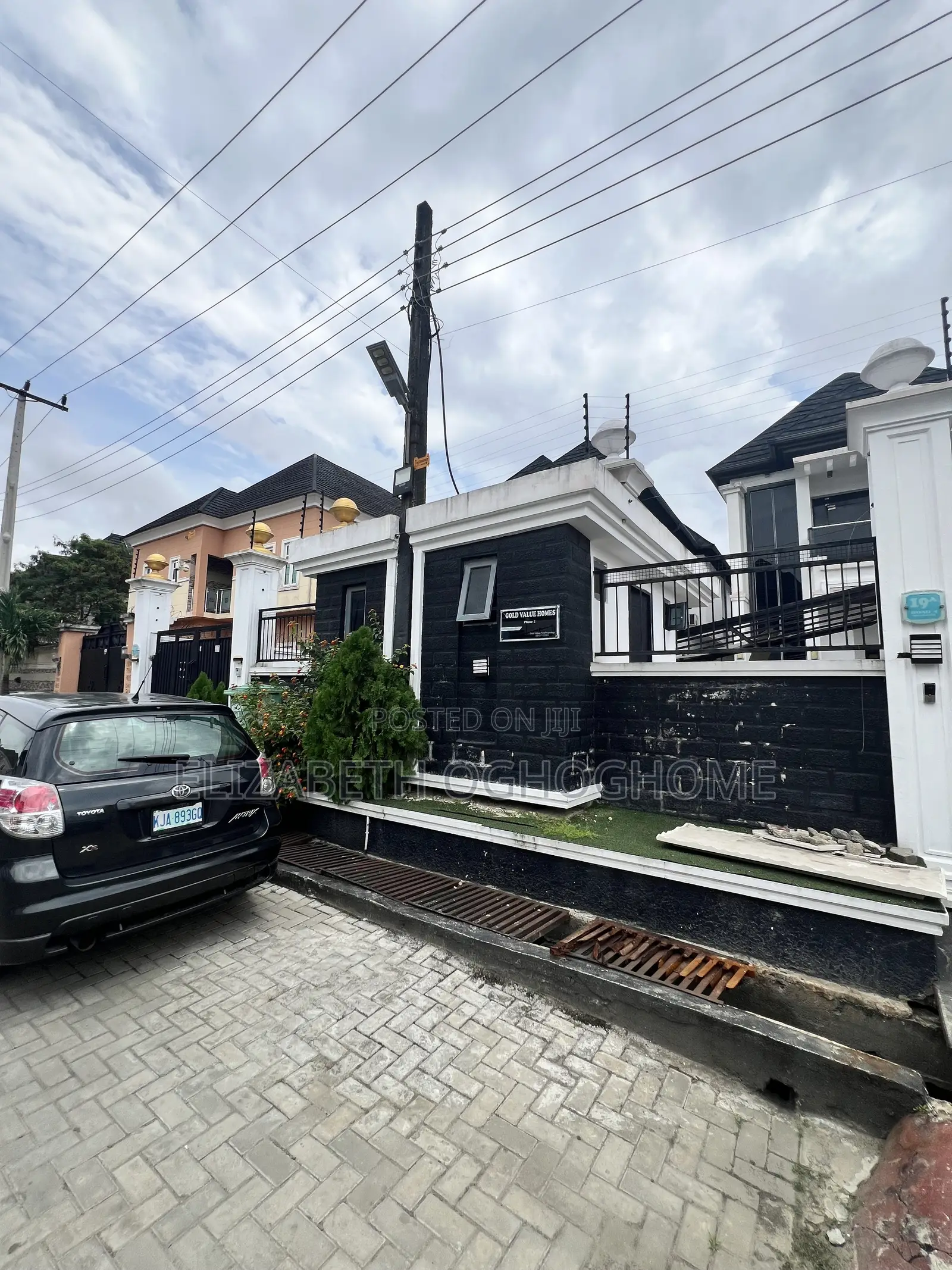 5bdrm Duplex in Ikota for rent in Ikota