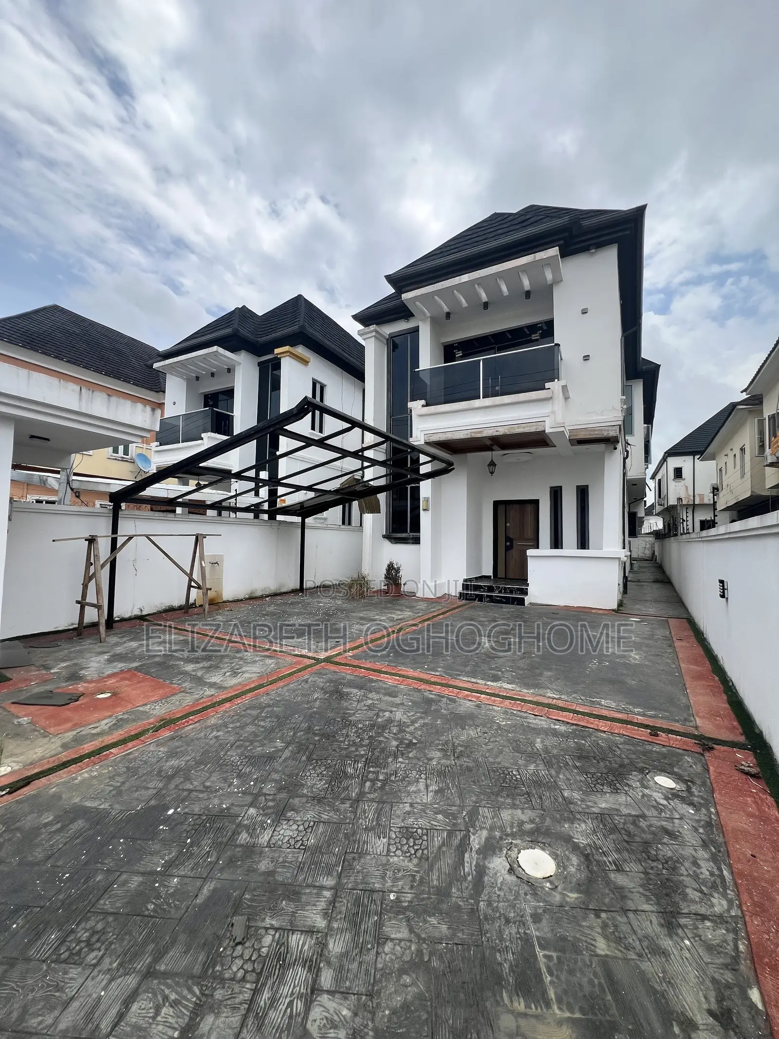5bdrm Duplex in Ikota for rent in Ikota
