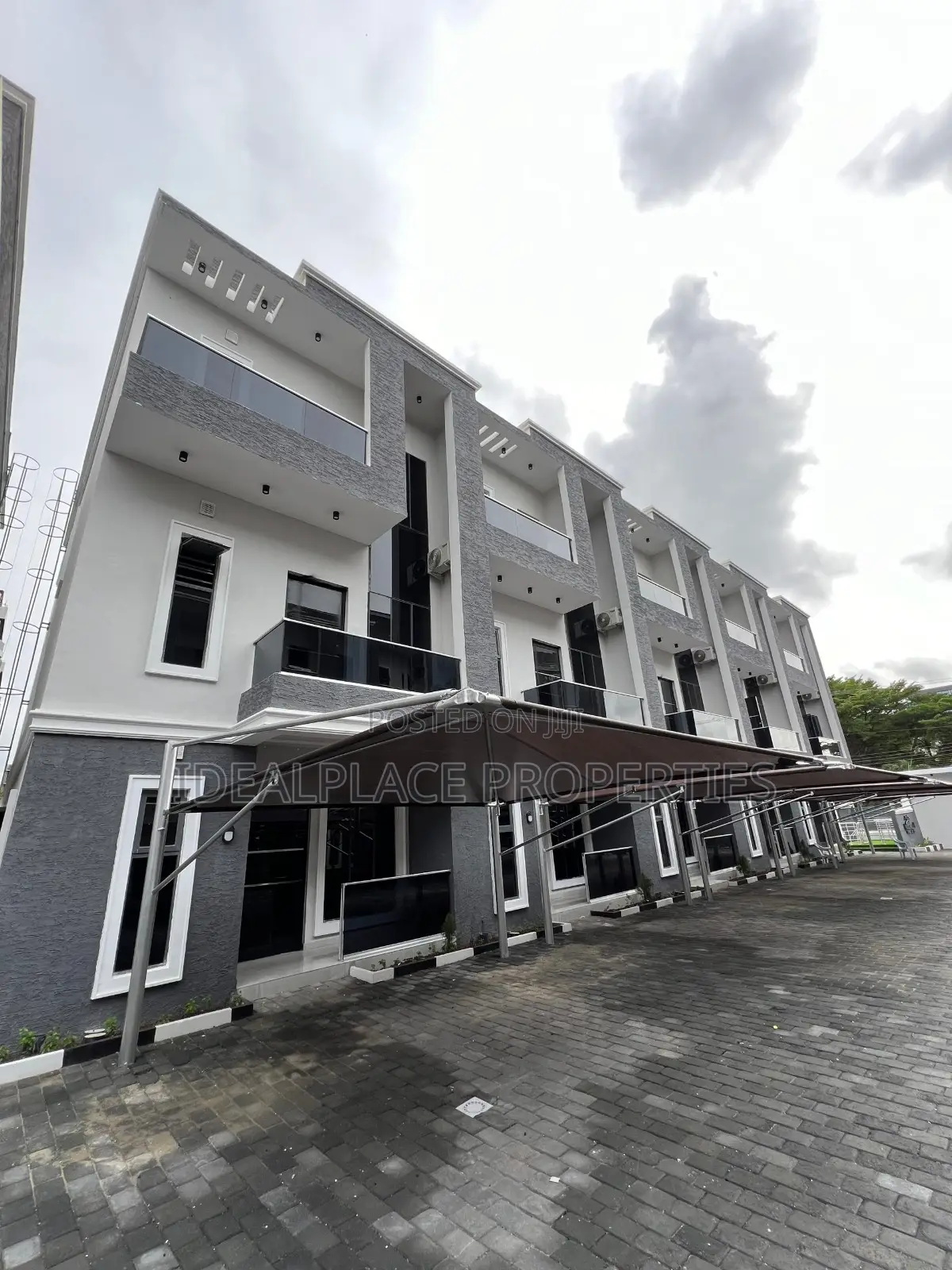4bdrm Townhouse / Terrace in Adeola Odeku for rent in Adeola Odeku