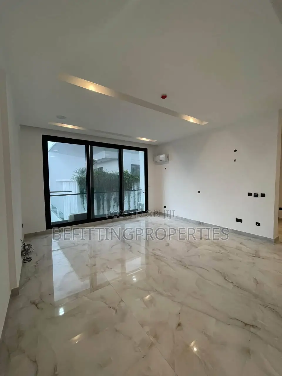 4bdrm Duplex in Banana Island for sale in Banana Island