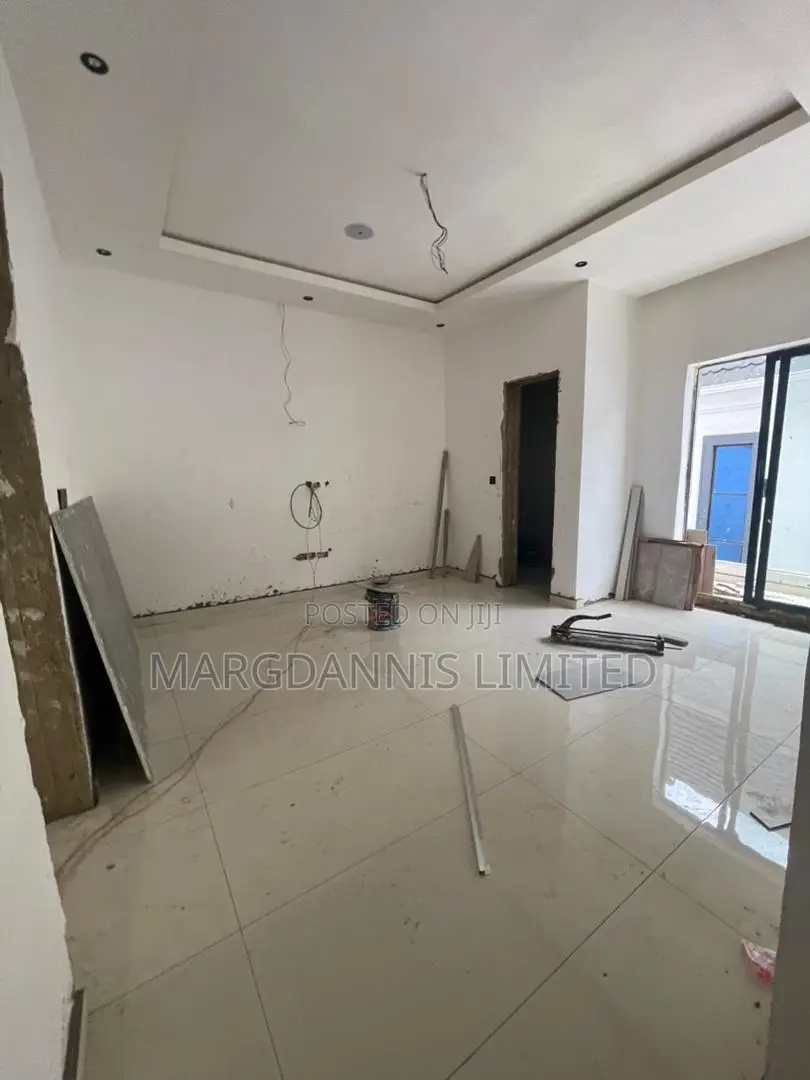 1bdrm Block of Flats in Nitel Estate, Ikorodu Garage for rent in Ikorodu Garage
