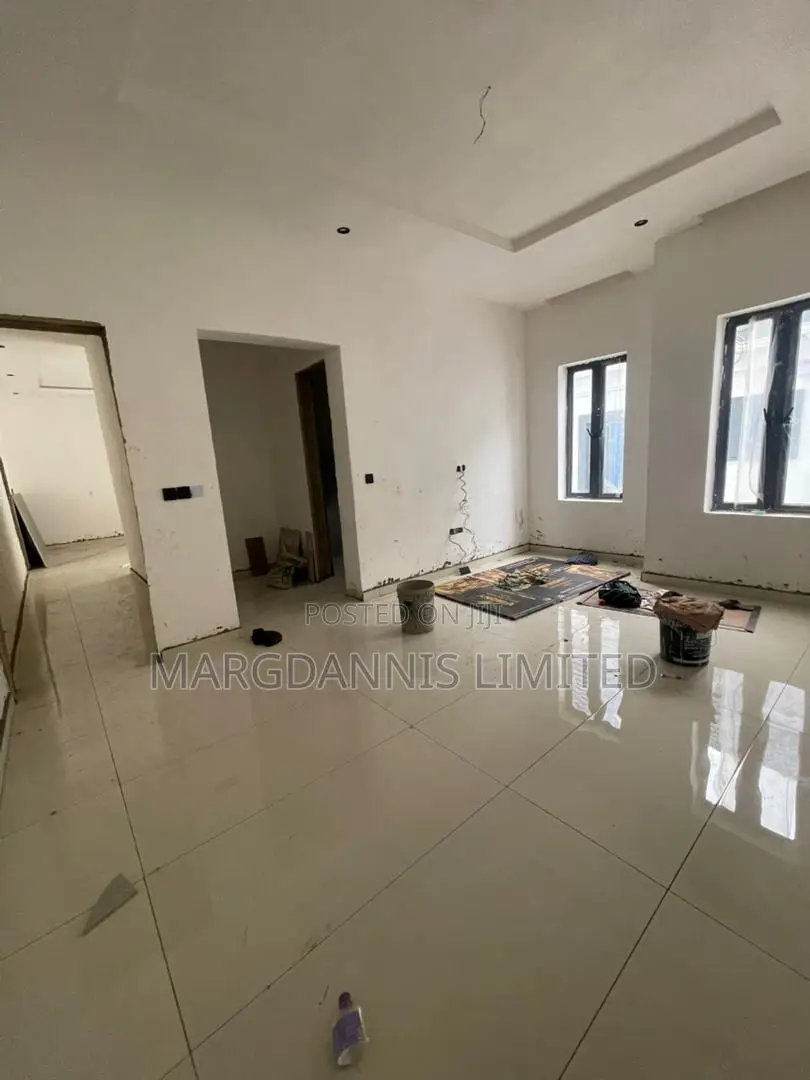 1bdrm Block of Flats in Nitel Estate, Ikorodu Garage for rent in Ikorodu Garage