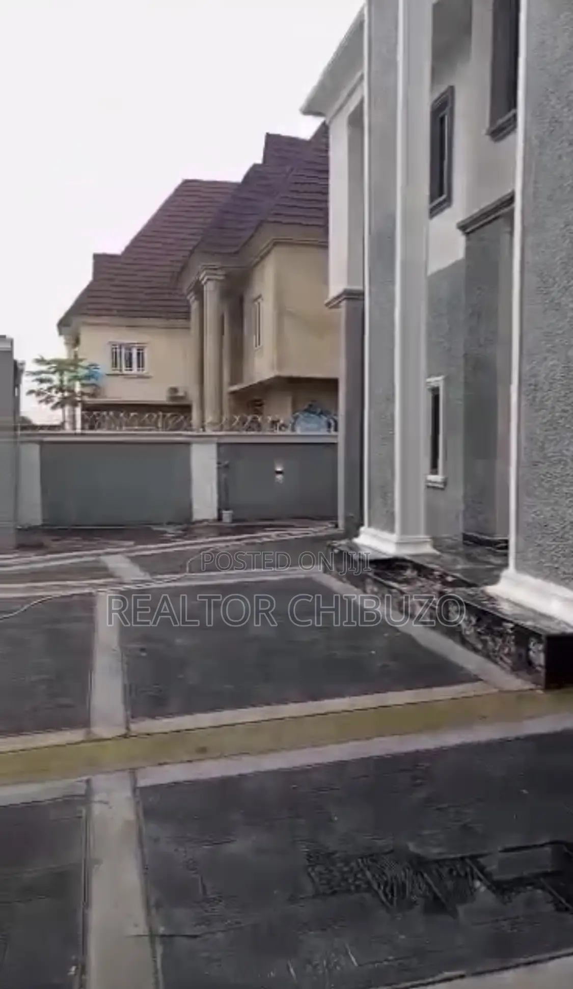 5bdrm Duplex in Npi Quarters, Durumi for sale in Durumi