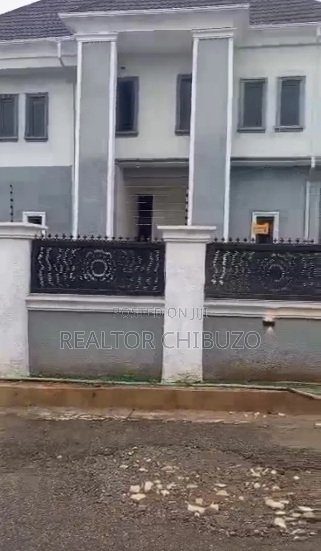 5bdrm Duplex in Npi Quarters, Durumi for sale in Durumi