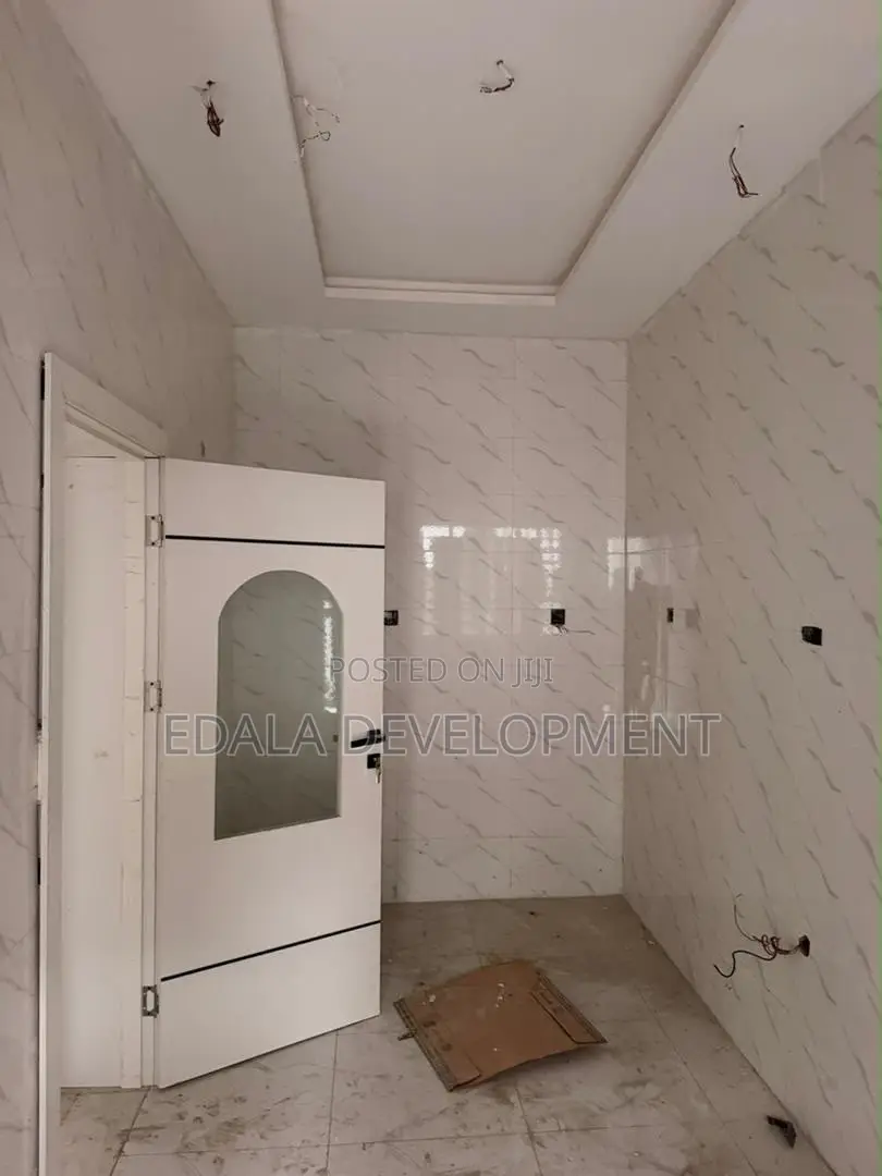 3bdrm Apartment in Opebi for sale in Opebi