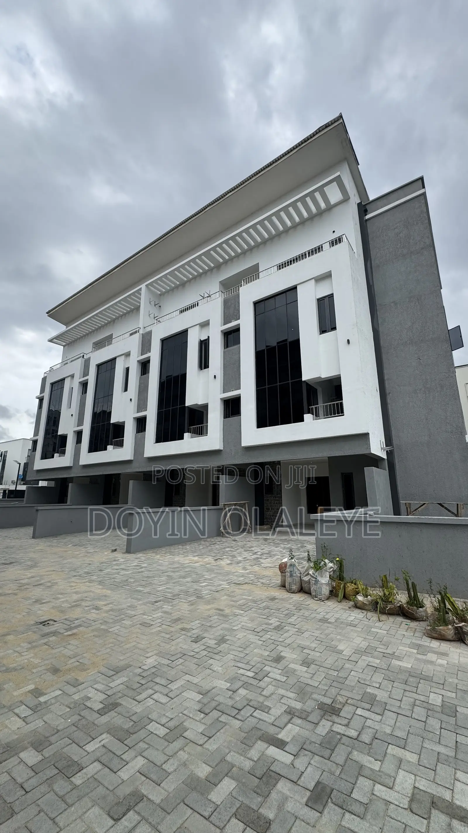 4bdrm Duplex in Lekki Phase 1 for rent in Lekki Phase 1