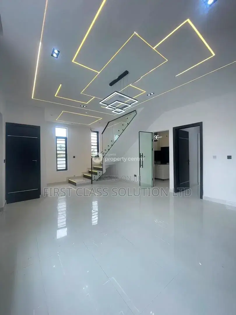 4bdrm Duplex in Sangotedo for sale in Sangotedo