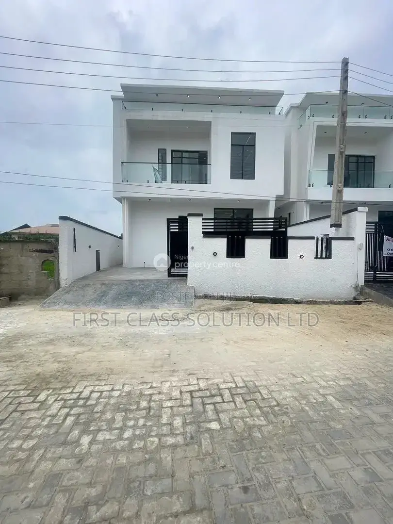 4bdrm Duplex in Sangotedo for sale in Sangotedo