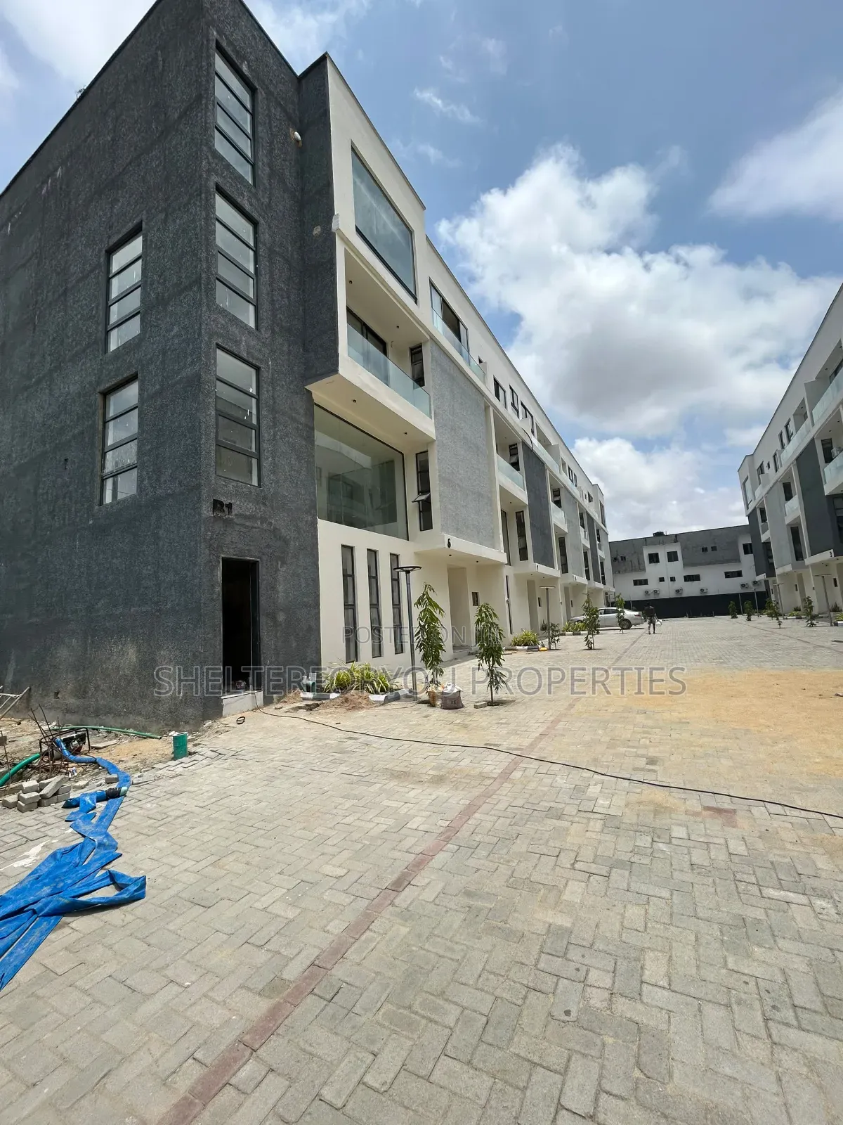 4bdrm Duplex in Lekki Phase 1 for sale in Lekki Phase 1