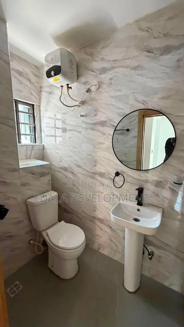 3bdrm Apartment in Yaba for sale in Yaba