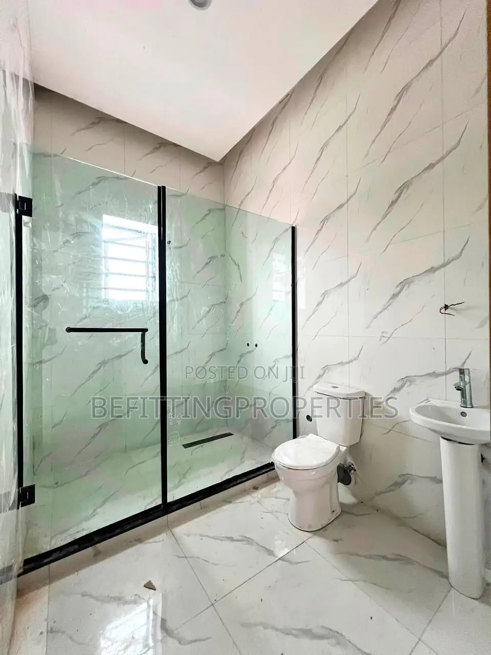 4bdrm Duplex in Ikota for sale in Ikota