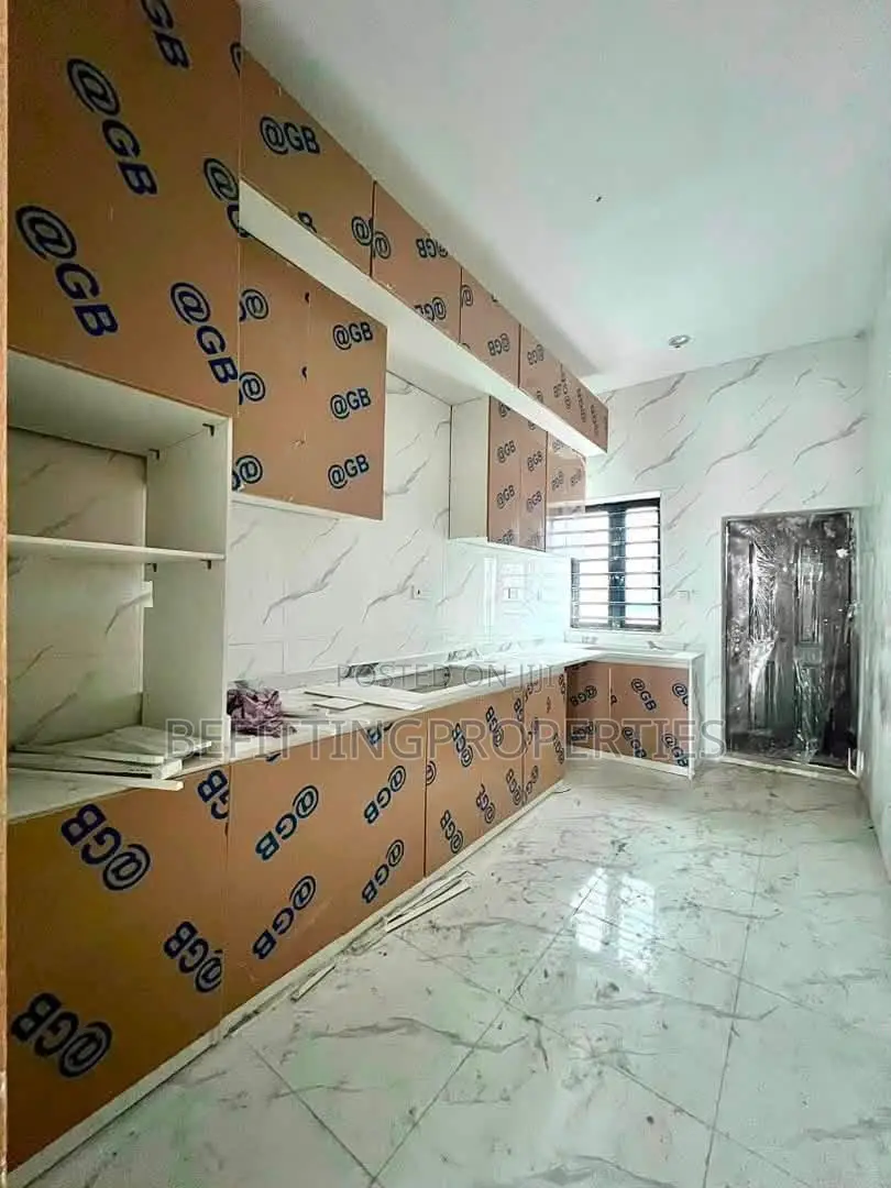 4bdrm Duplex in Ikota for sale in Ikota