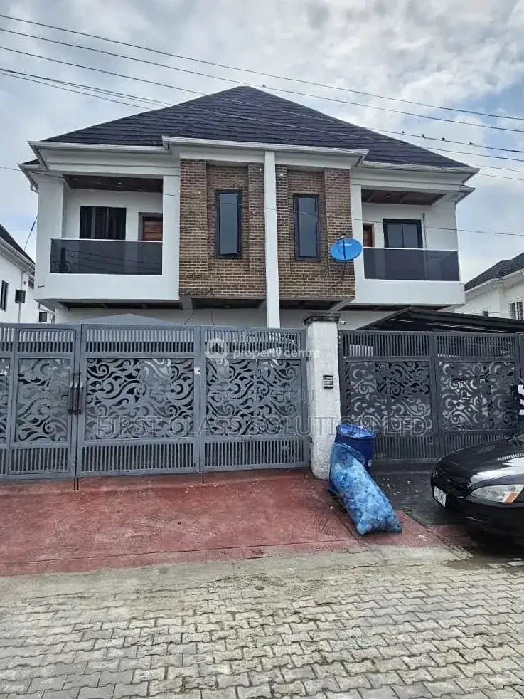 4bdrm Duplex in Chevron for sale in Chevron