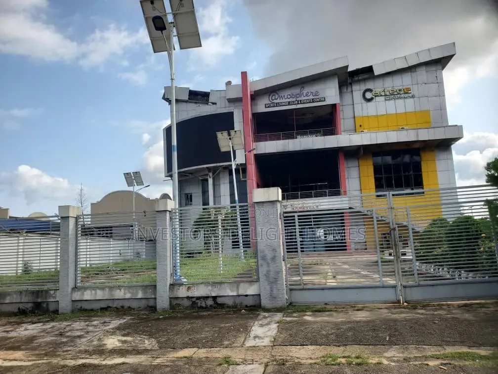 Commercial Property for Sale in Oshimili South