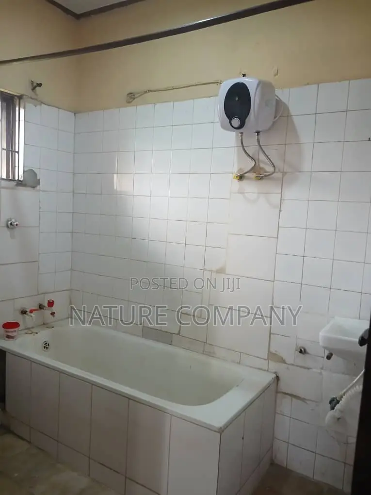 3bdrm Block of Flats in Awuse Estate, Ikeja GRA for rent in Ikeja GRA