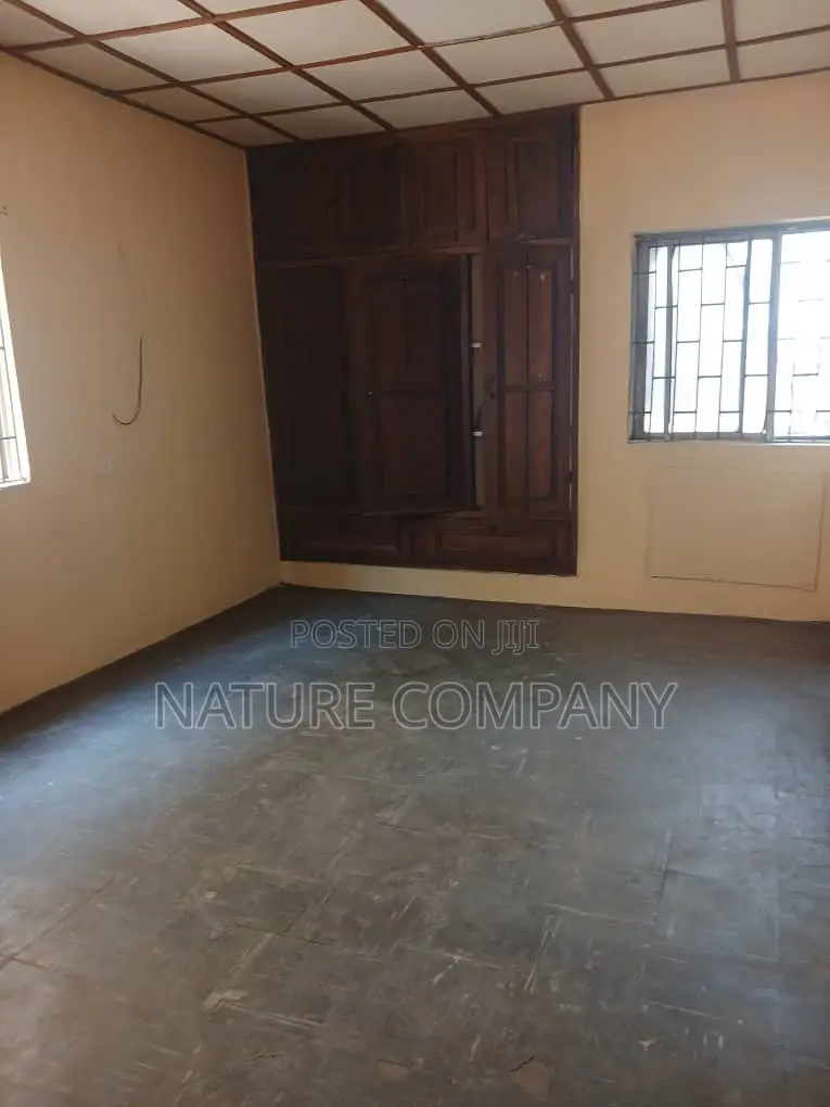 3bdrm Block of Flats in Awuse Estate, Ikeja GRA for rent in Ikeja GRA