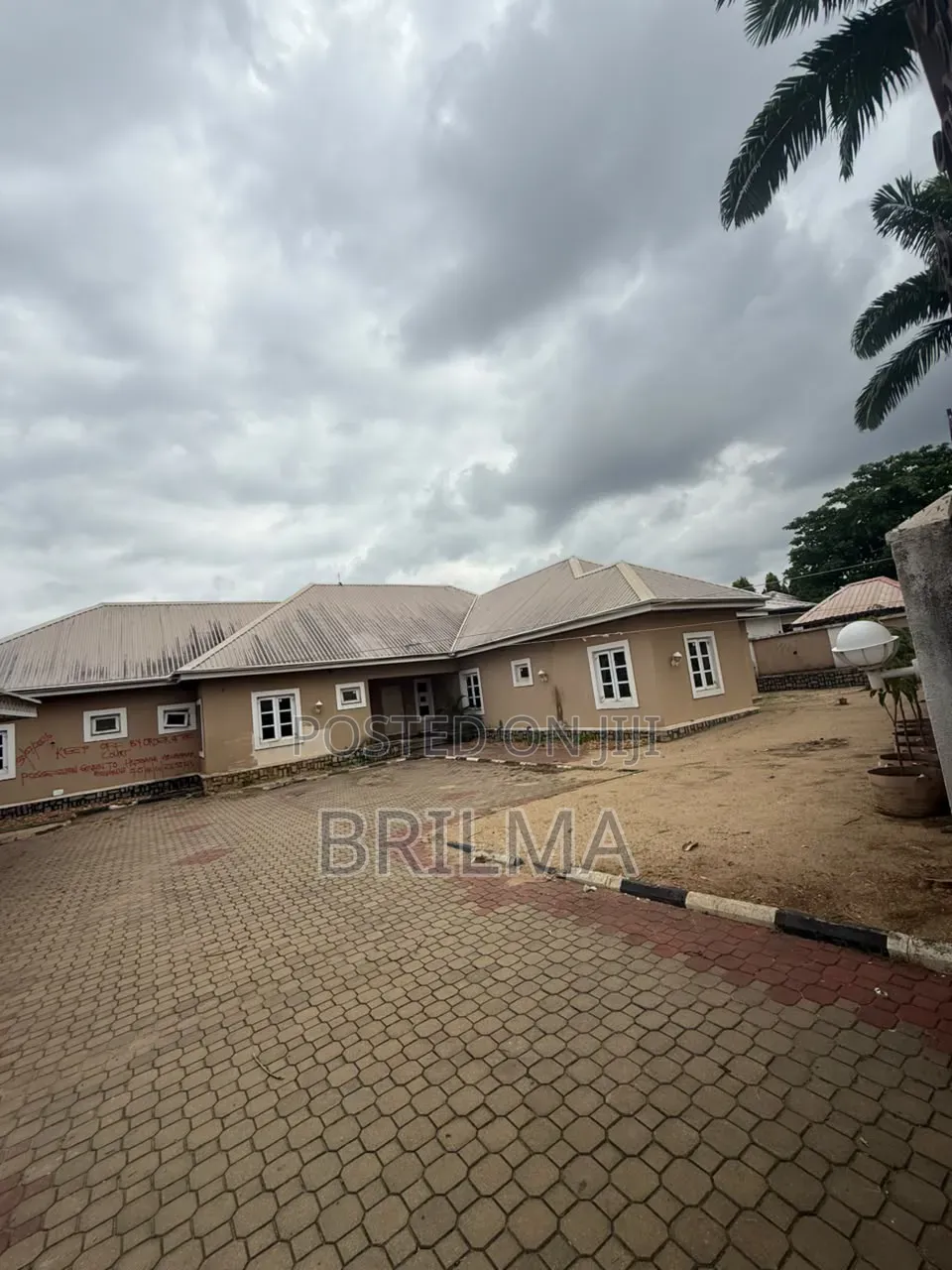 1100 SQM Land in Kado Estate for Sale in Kado
