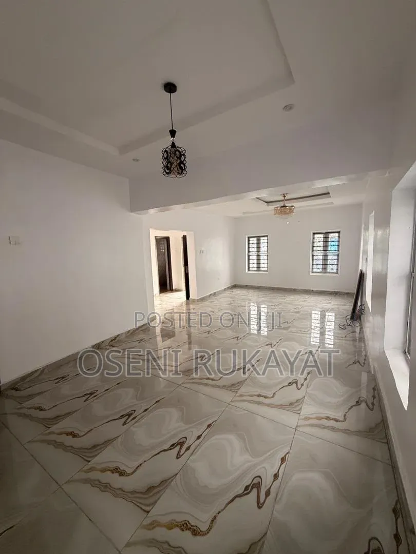 5bdrm Duplex in Mabushi for rent in Mabushi