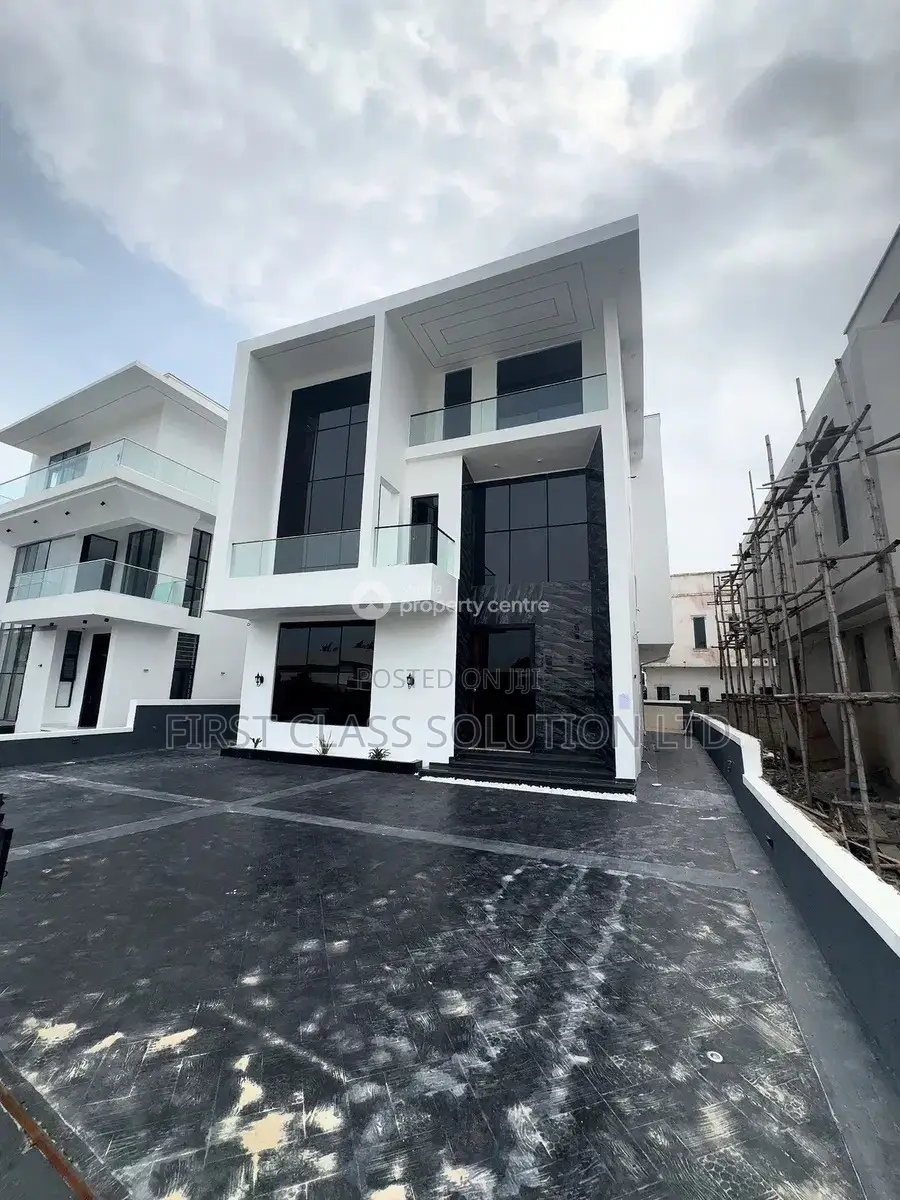 5bdrm Duplex in Ikota for sale in Ikota