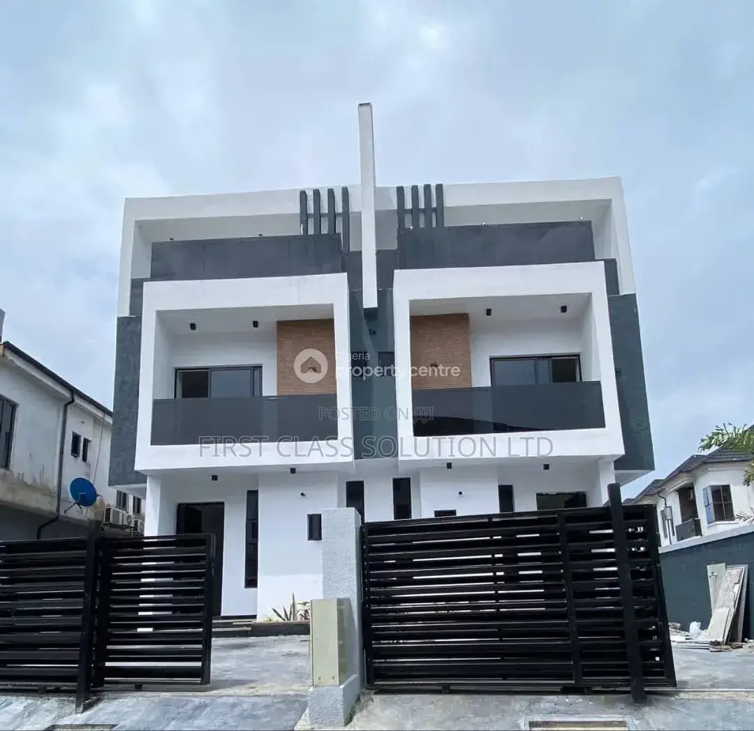 4bdrm Duplex in Chevron for sale in Chevron